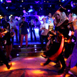 Cena con espectáculo y discoteca en Madrid - restaurante 