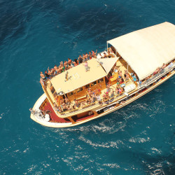 Party boat con cena en Mallorca