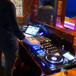 Party boat con cena en Mallorca