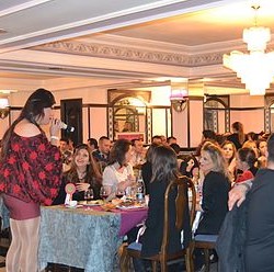 Cena con espectáculo en Salamanca