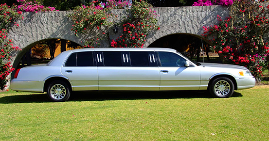 Limusina Lincoln Plata