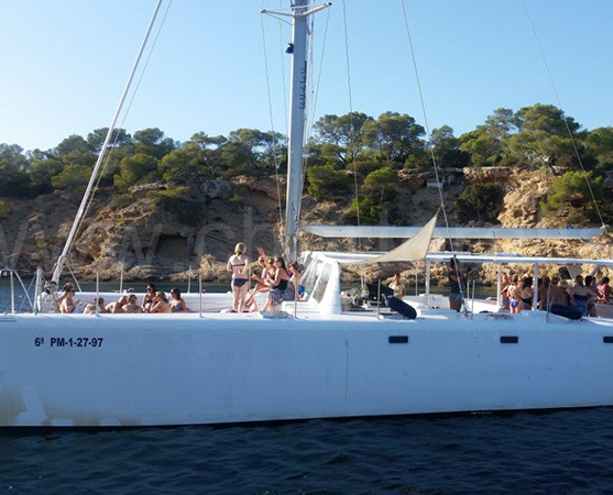 Fiesta en catamarán en Málaga
