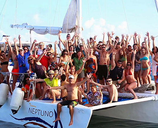 Fiesta en catamarán en Málaga