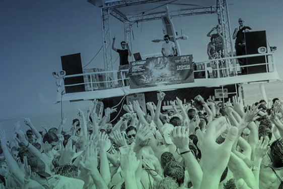 Pack fiesta deluxe con alojamiento en Ibiza