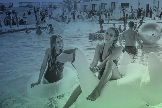 Pack gourmet, boat party y pool party con alojamiento en Ibiza