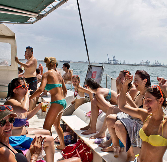 Pack fiesta máxima en barco en Málaga
