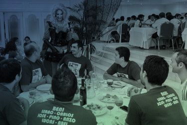 Cena y show para ellos en Murcia