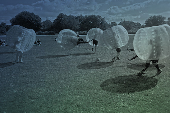 Partido de fútbol burbuja en Madrid