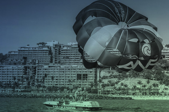 Paracaídas acuático en Benidorm