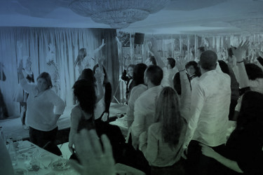 Cena Enigmatium con espectáculo en Bilbao